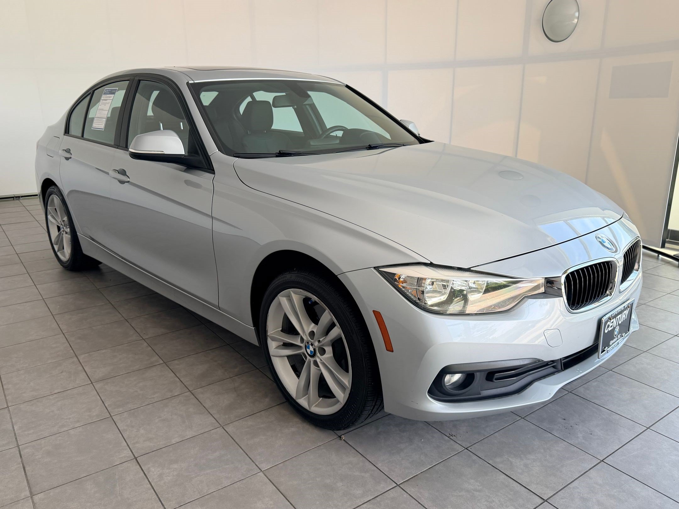 Used 2016 BMW 320i Sedan RWD image 7