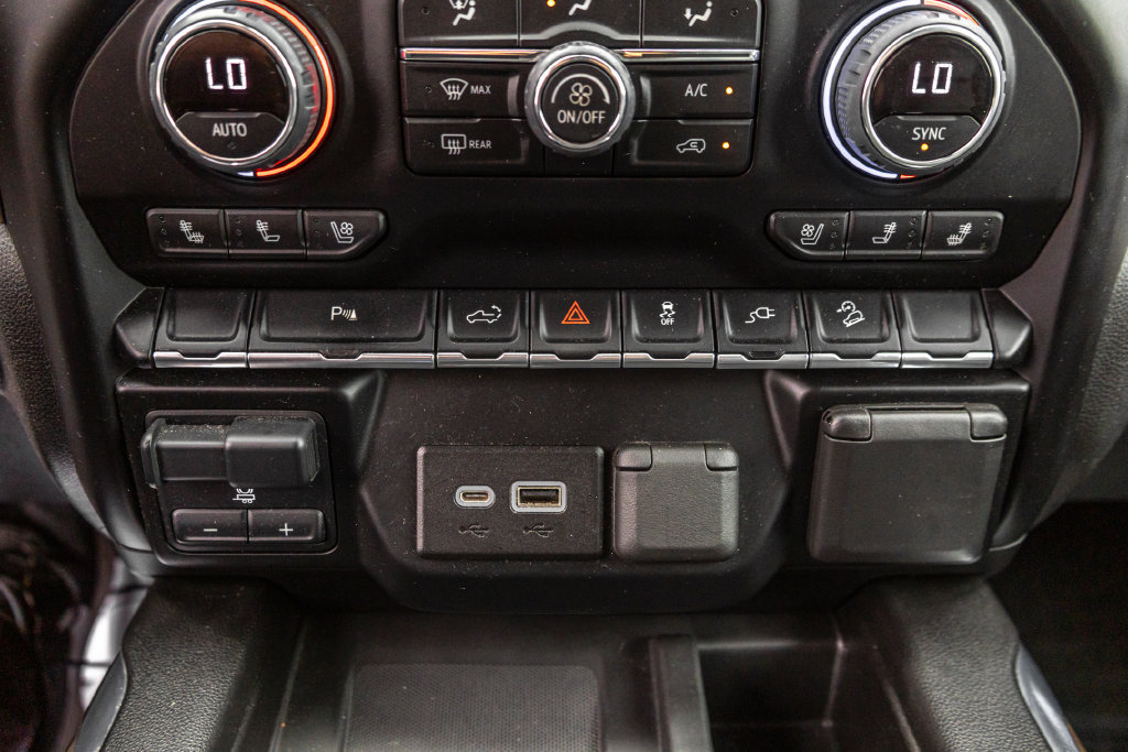 Used 2023 Chevrolet Silverado 2500 High Country AWD/4WD image 19