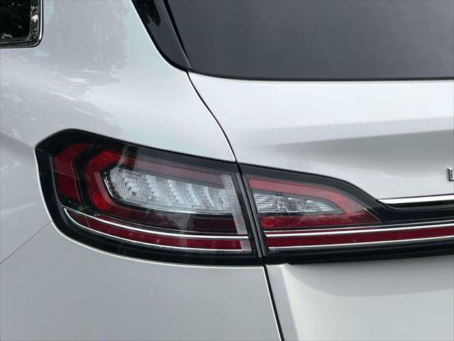Used 2023 Lincoln Nautilus Reserve AWD/4WD image 13
