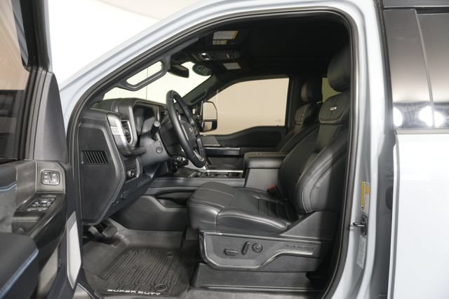 Used 2025 Ford F450 Platinum w/ FX4 Off-Road Package AWD/4WD image 31