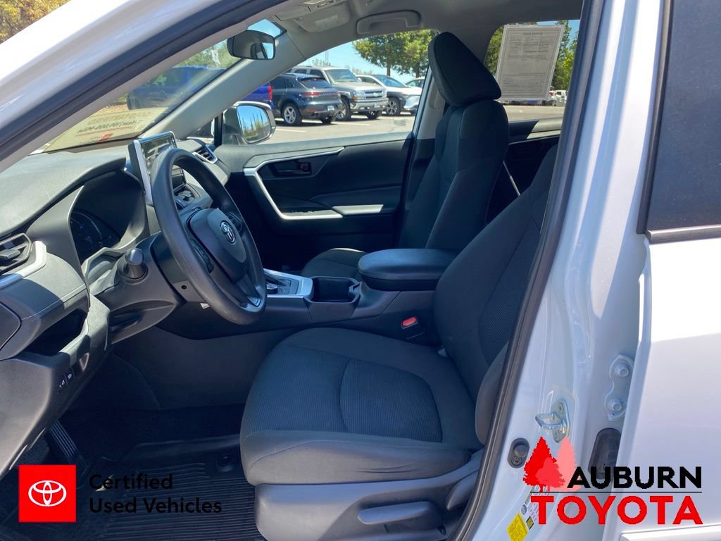Certified 2024 Toyota RAV4 LE AWD/4WD image 29