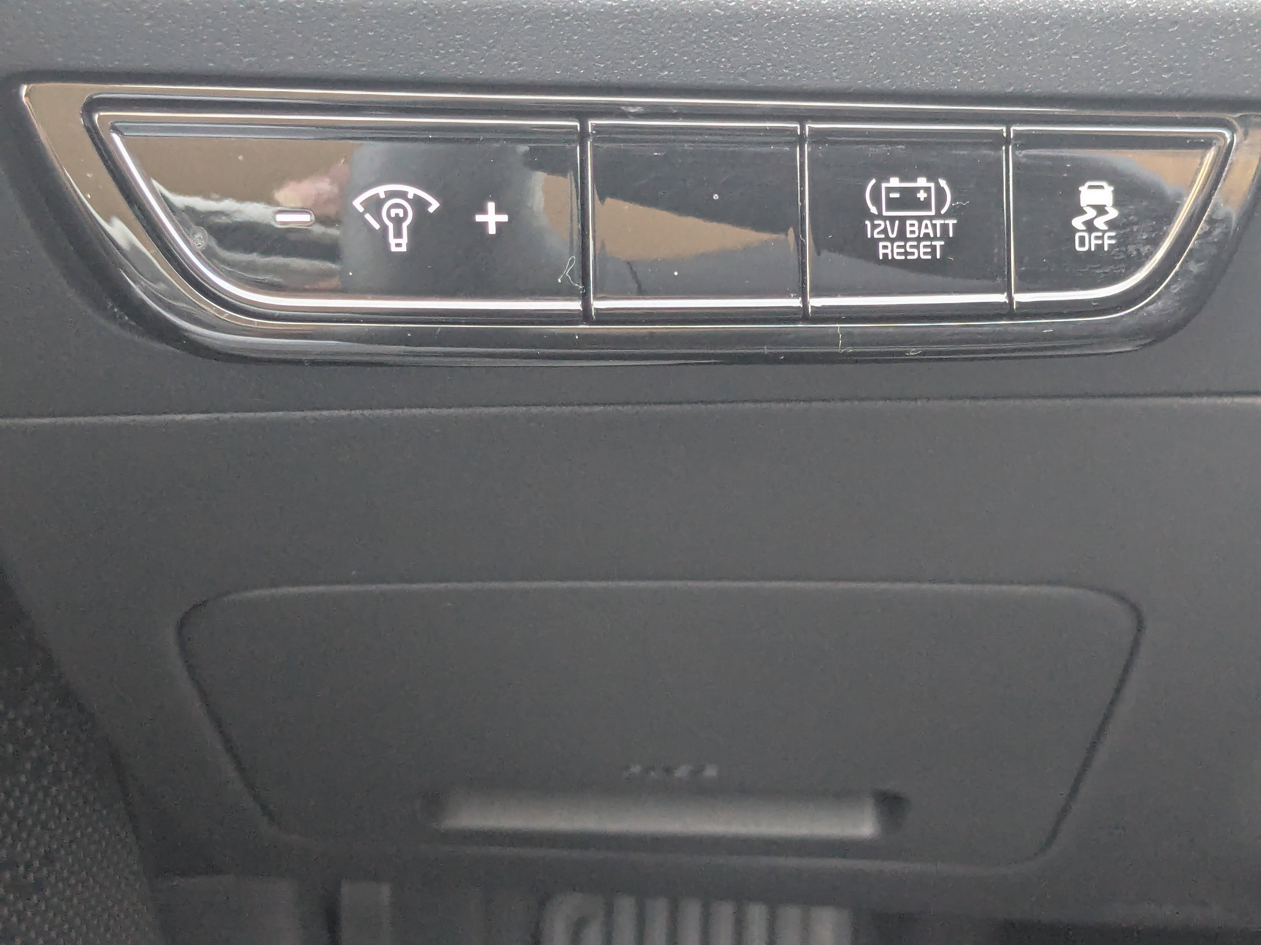 Certified 2024 Kia Niro LX image 37