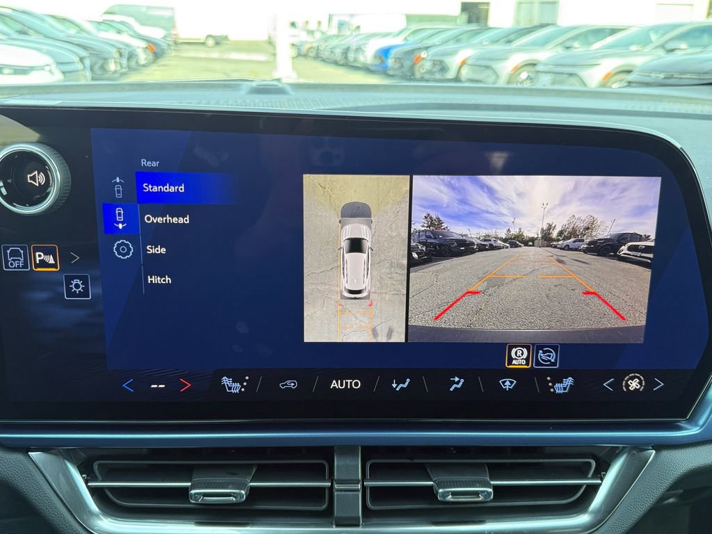 New 2026 Chevrolet Equinox EV LT image 17