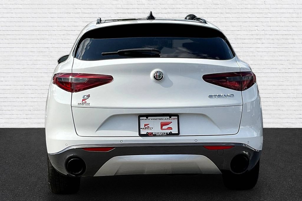 Used 2022 Alfa Romeo Stelvio Ti AWD/4WD image 5