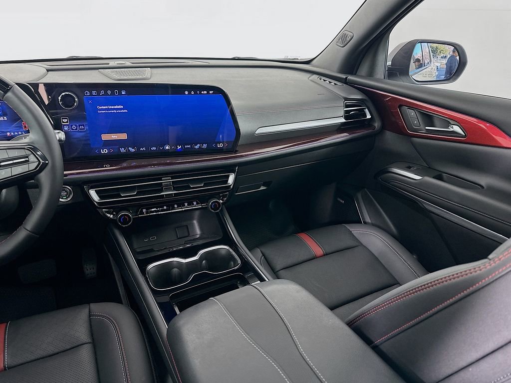 Used 2024 Chevrolet Traverse RS image 24