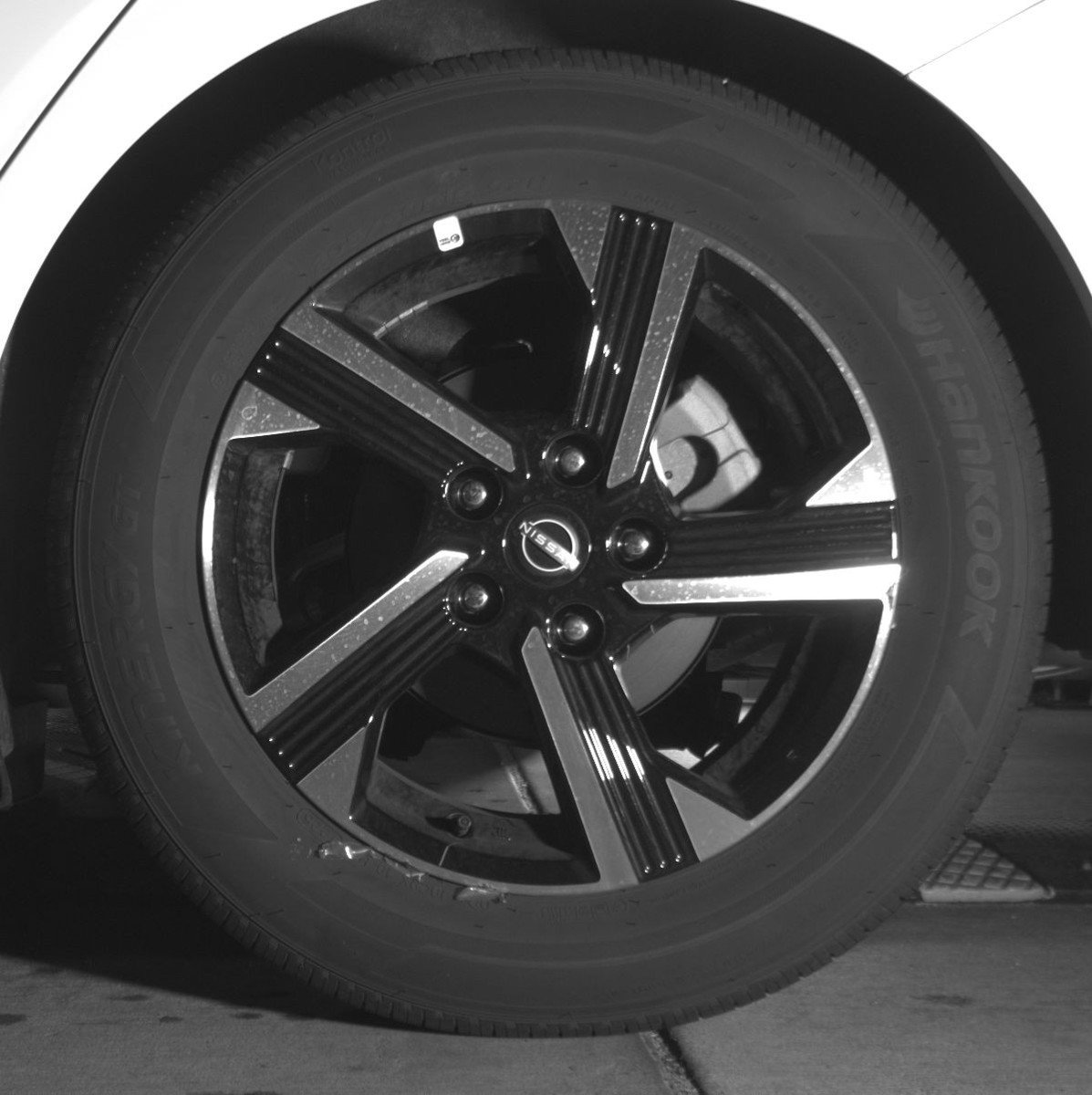Used 2025 Nissan Sentra SV FWD image 14