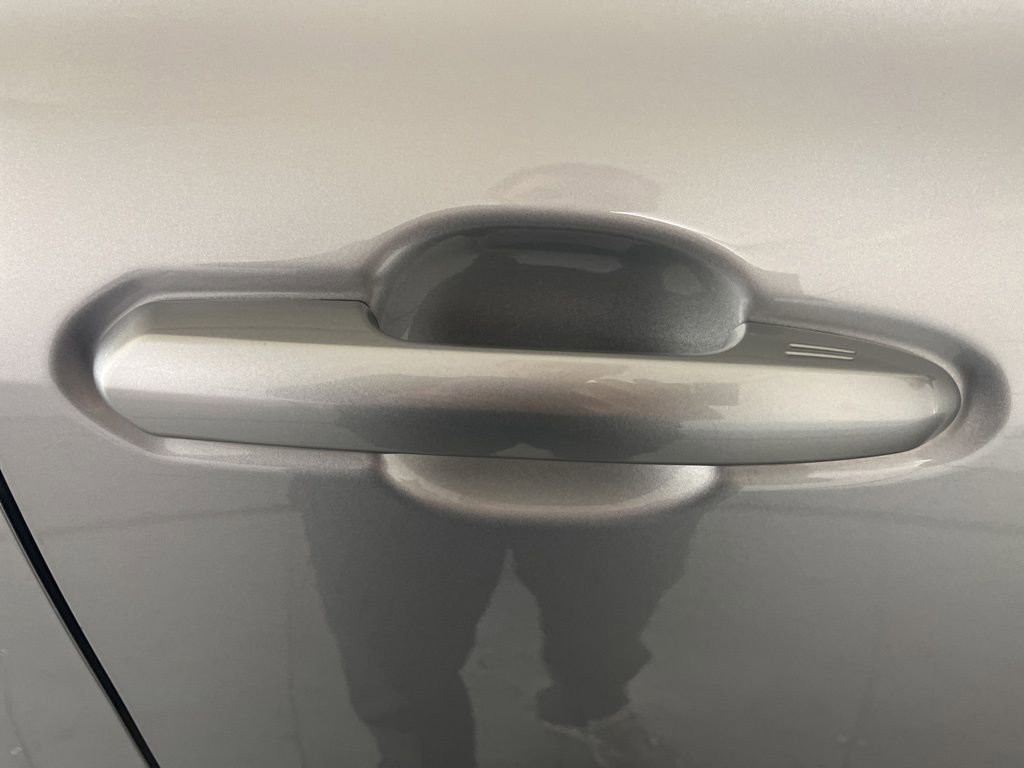 Used 2022 Toyota Highlander XLE AWD/4WD image 51