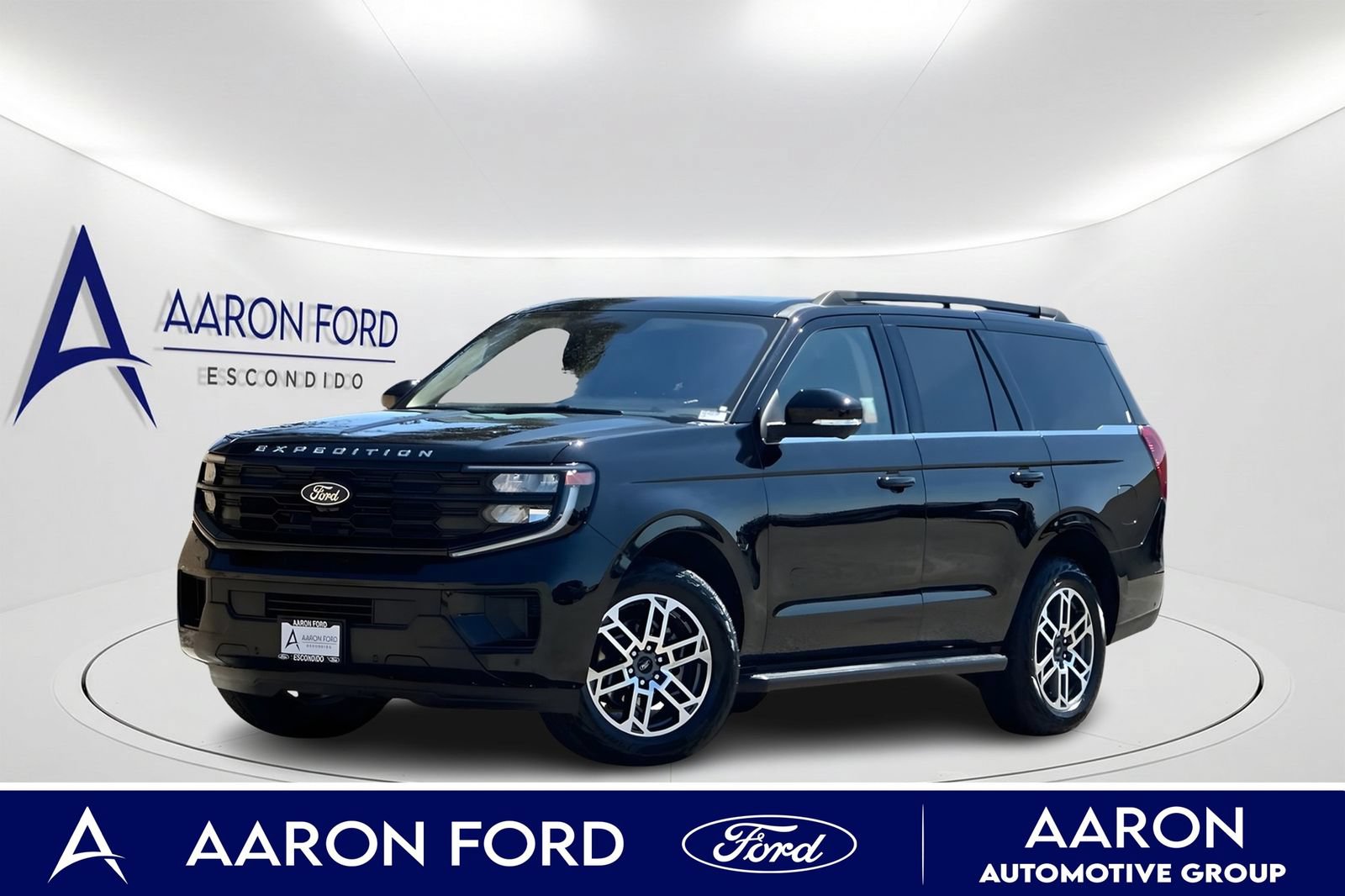 Used 2025 Ford Expedition Active AWD/4WD image 1