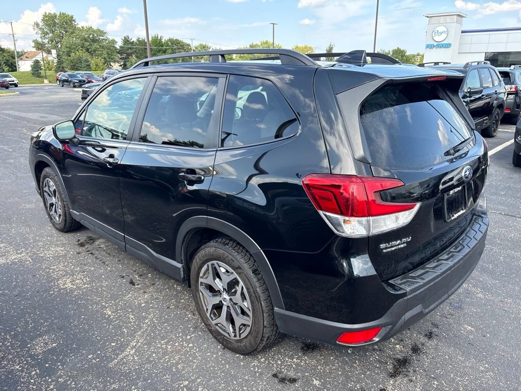 Used 2019 Subaru Forester Premium AWD/4WD image 5