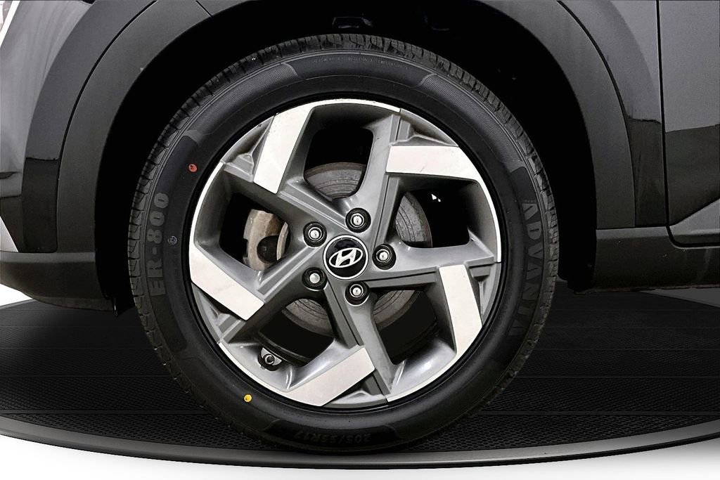 Used 2023 Hyundai Venue SEL FWD image 32