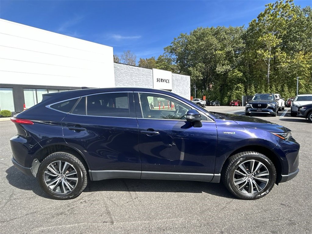Used 2021 Toyota Venza LE image 9