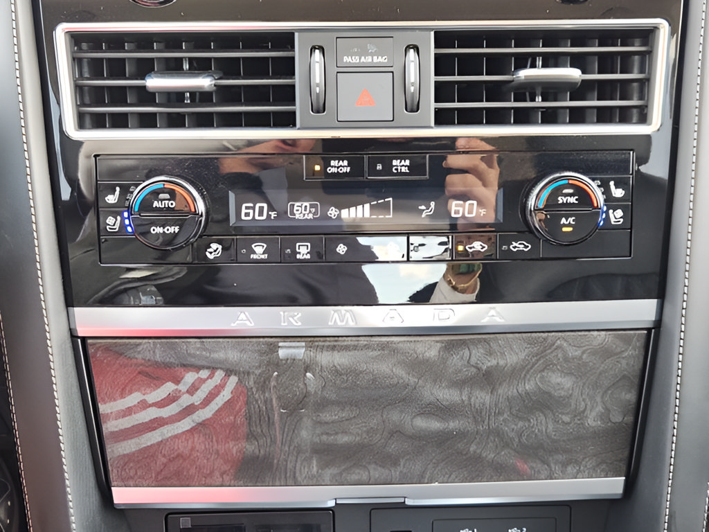 Used 2024 Nissan Armada Platinum w/ Captain's Chairs Package AWD/4WD image 19