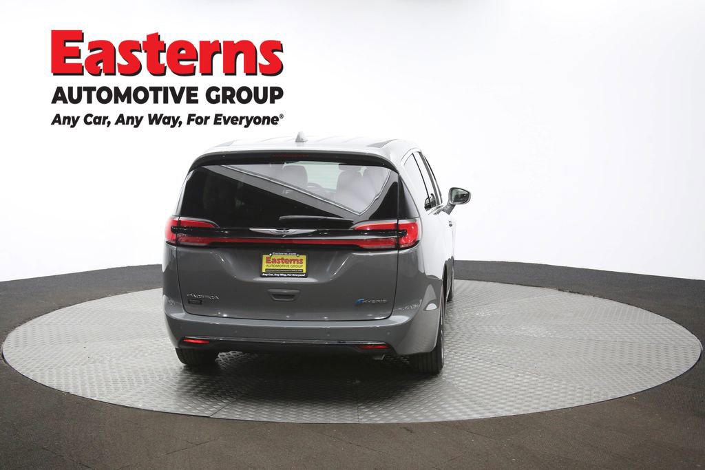 Used 2022 Chrysler Pacifica Touring-L image 38