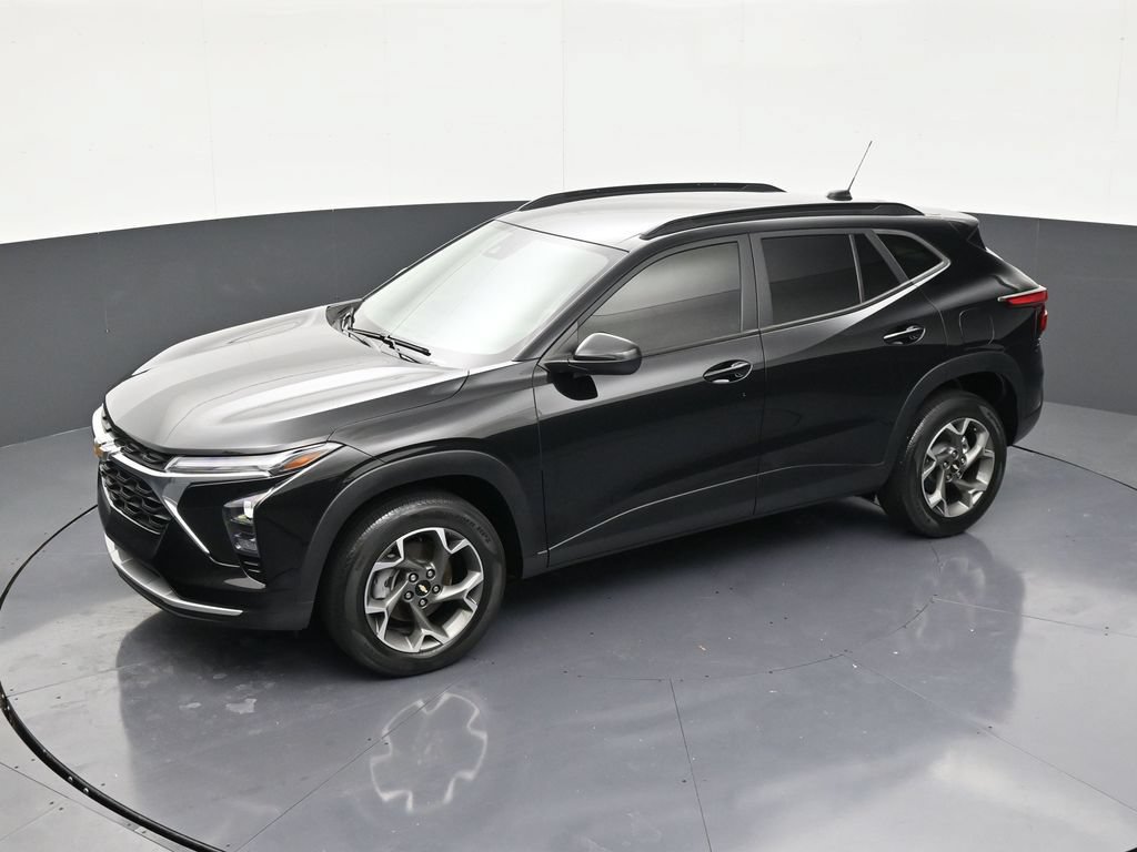 Used 2024 Chevrolet Trax LT FWD image 9