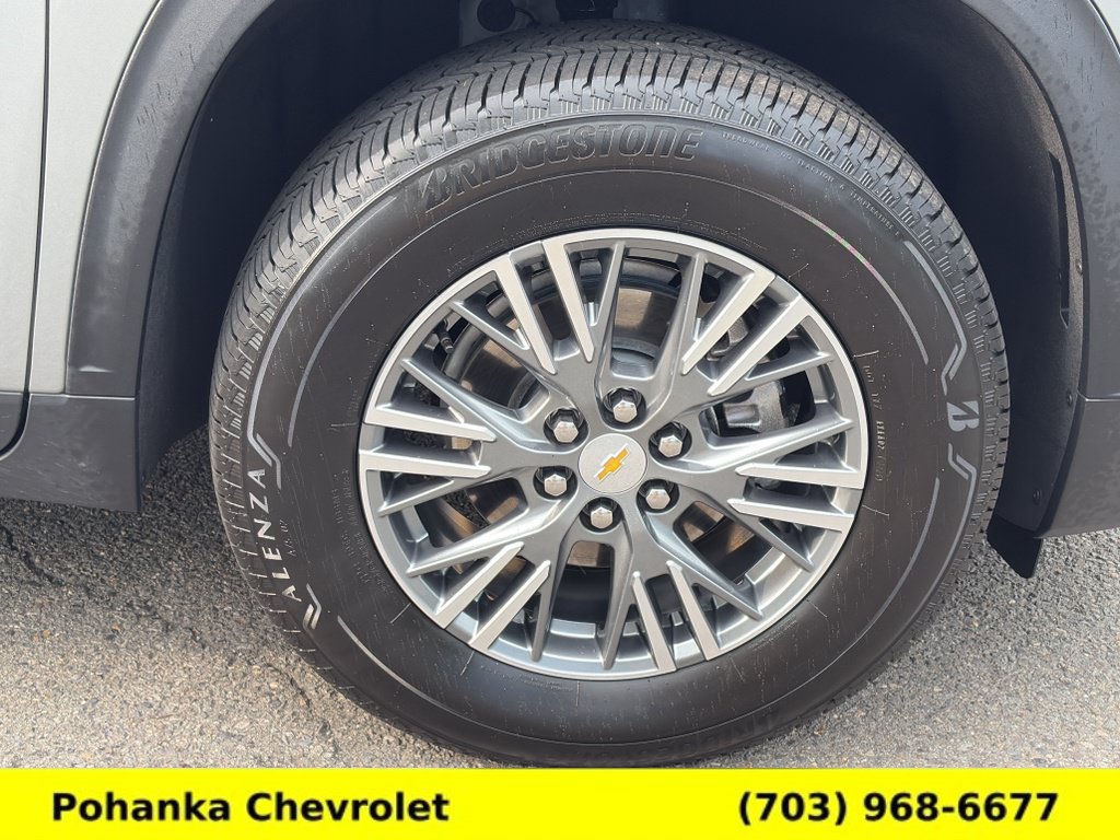 Certified 2025 Chevrolet Traverse LT w/ Driver Confidence Package AWD/4WD image 30