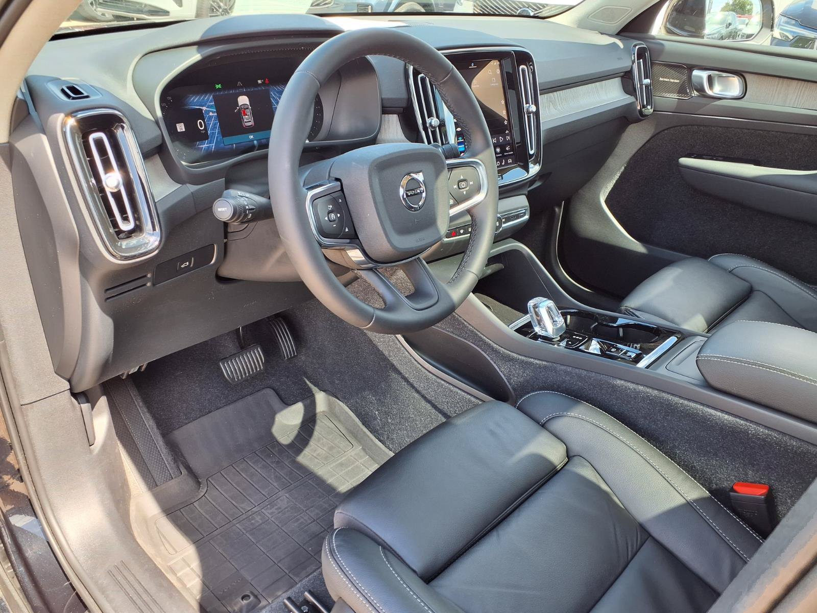 Certified 2023 Volvo XC40 B5 Ultimate w/ Protection Package Premier AWD/4WD image 20