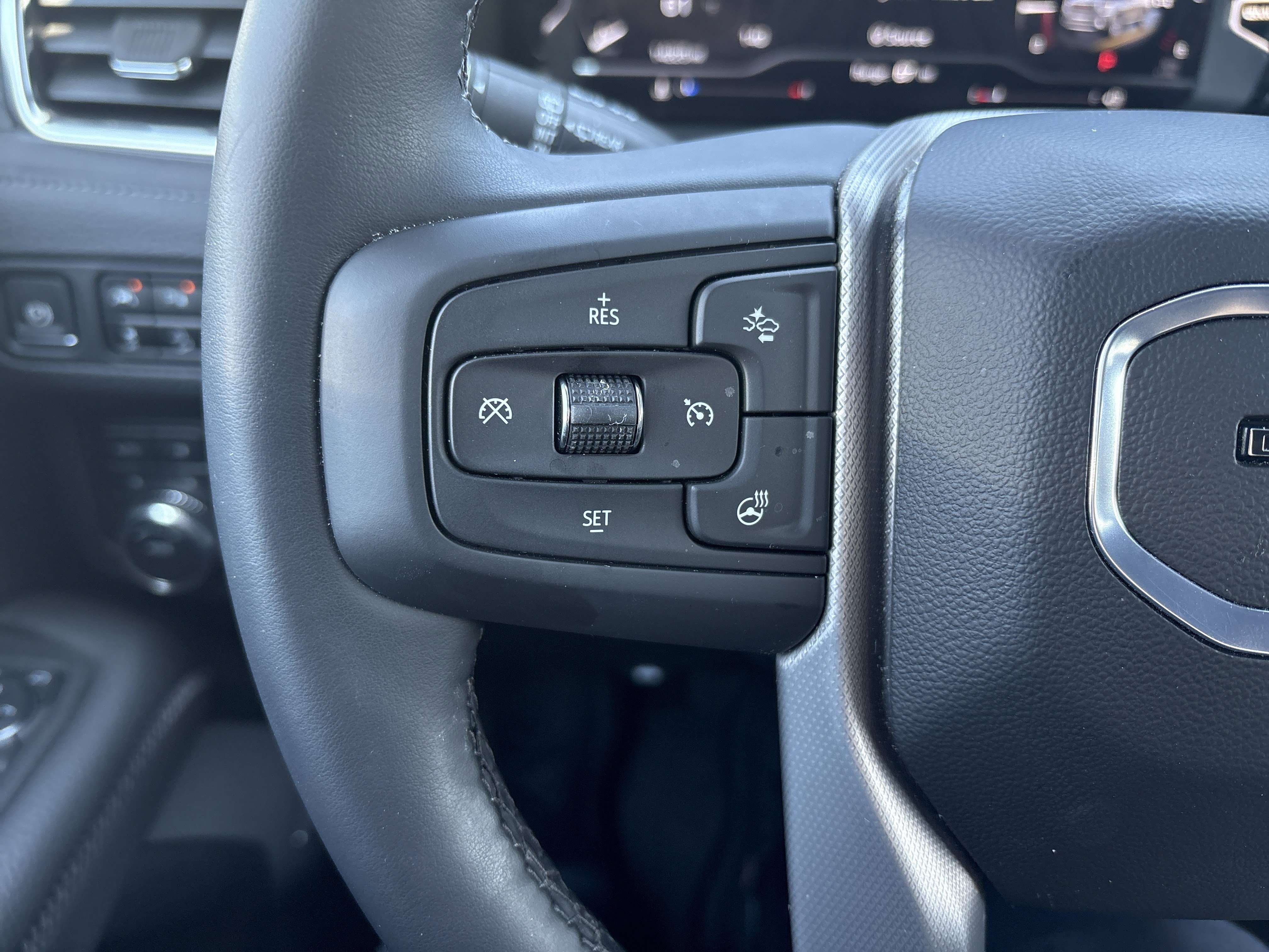 Used 2024 GMC Yukon Denali AWD/4WD image 19