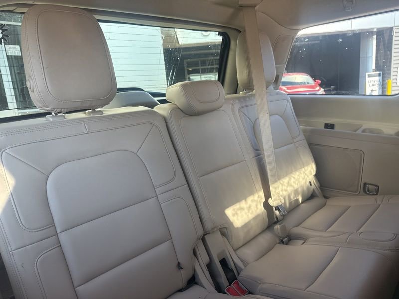 Used 2021 Lincoln Navigator Reserve w/ Luxury Package image 15