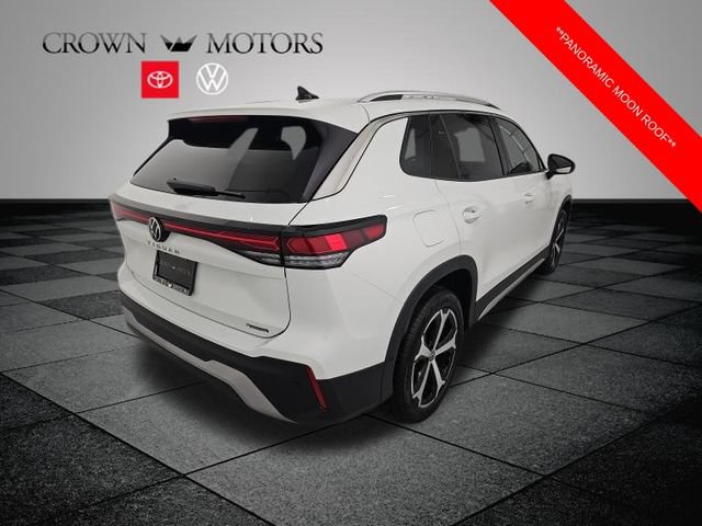 Used 2025 Volkswagen Tiguan SE w/ Panoramic Sunroof Package AWD/4WD image 6
