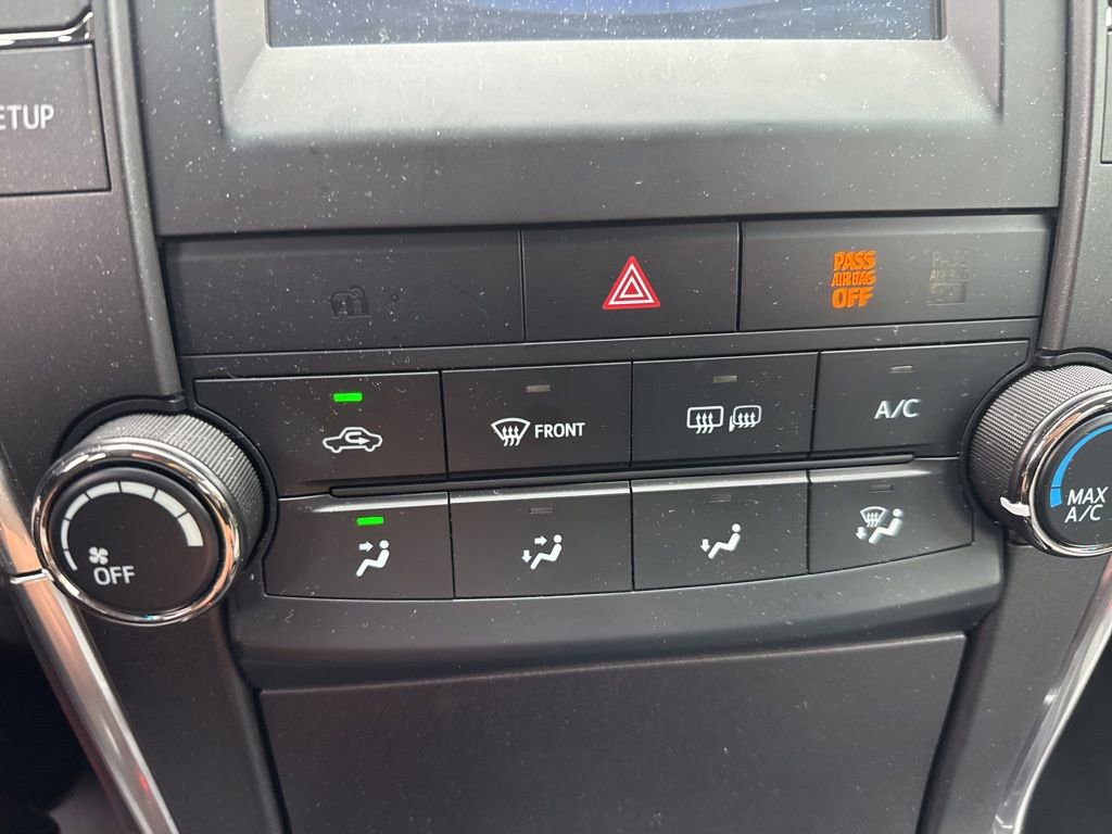 Used 2016 Toyota Camry SE FWD image 16