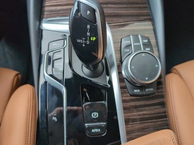 Used 2023 BMW 530i xDrive w/ Premium Package image 18