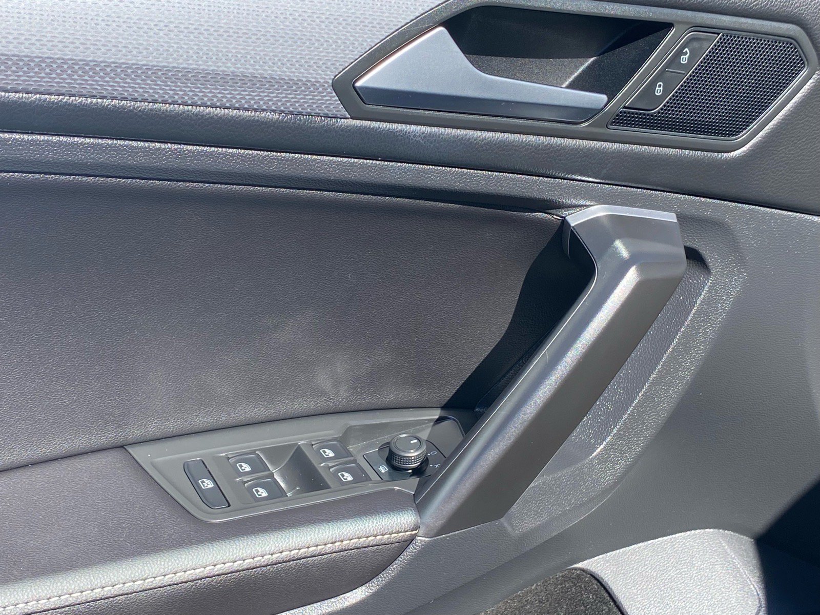 Certified 2024 Volkswagen Tiguan S AWD/4WD image 17