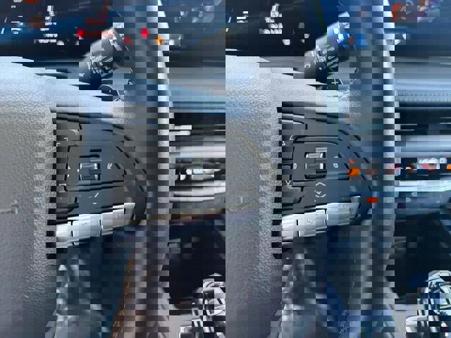 Used 2025 Cadillac XT4 Premium Luxury FWD image 18