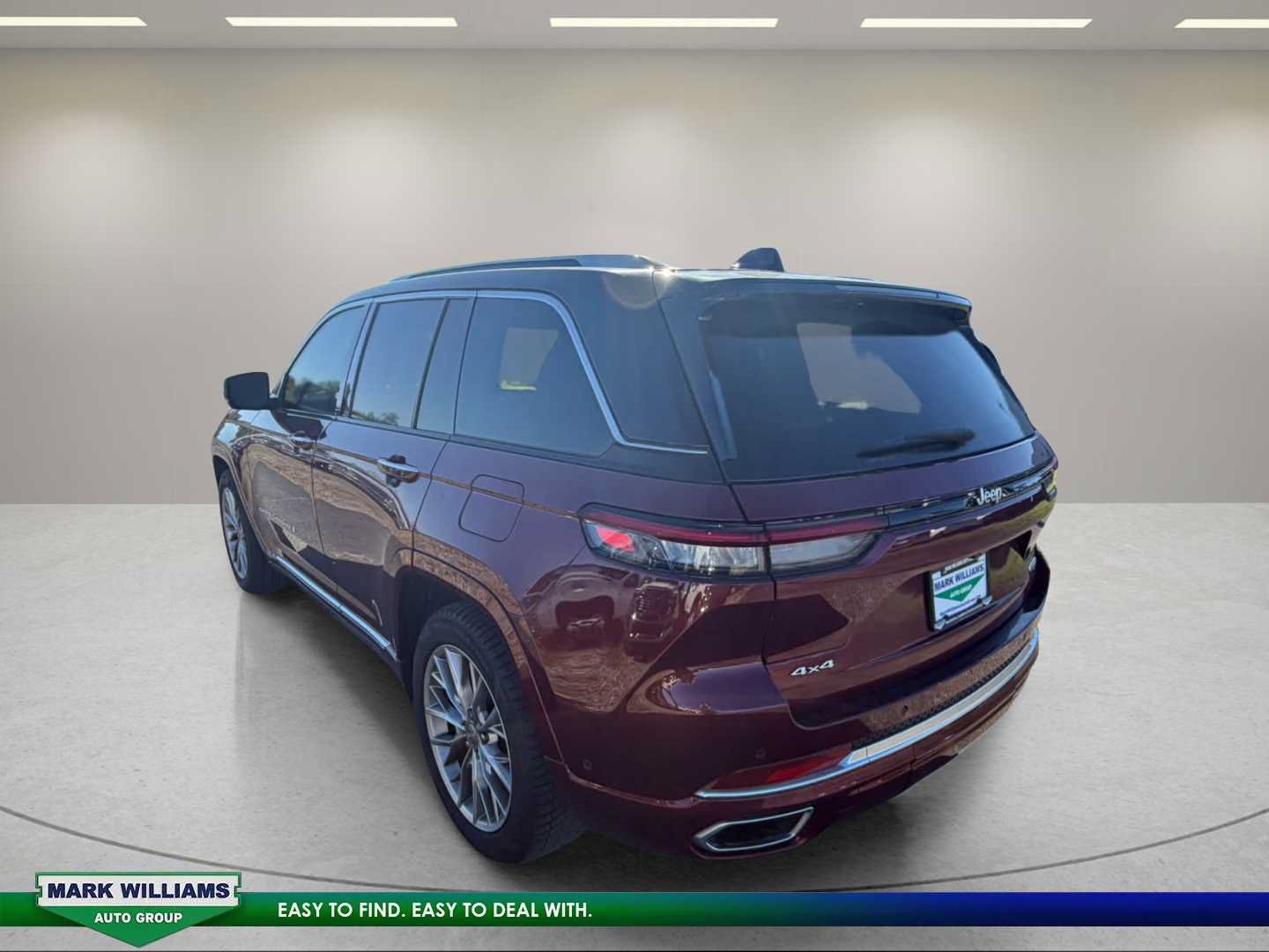 Used 2022 Jeep Grand Cherokee Summit AWD/4WD image 4