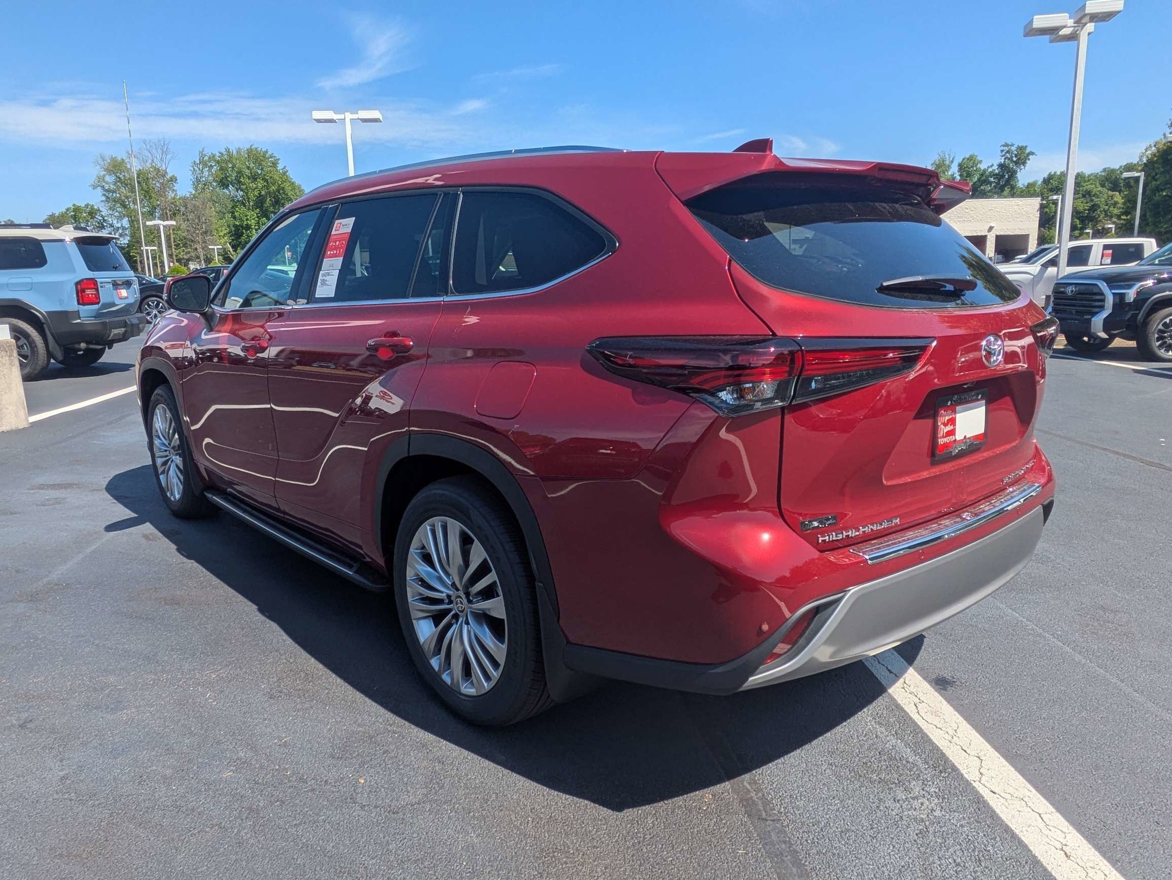 New 2026 Toyota Highlander Platinum AWD/4WD image 7