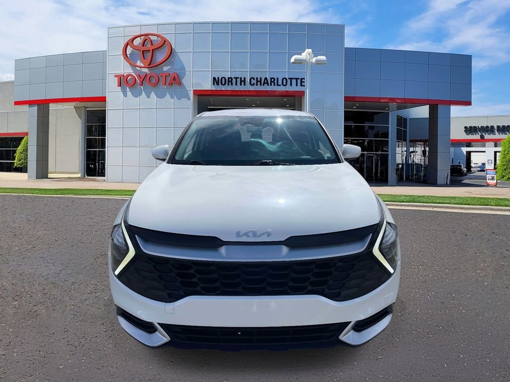 Used 2023 Kia Sportage LX image 4