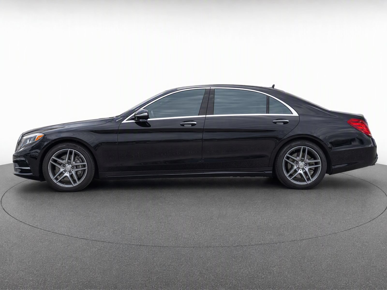 Used 2016 Mercedes-Benz S 550 4MATIC Sedan image 8