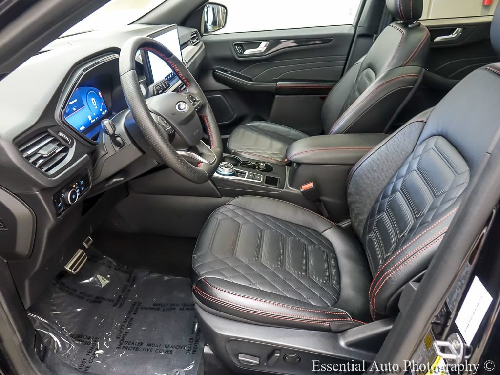 Certified 2024 Ford Escape ST-Line Elite w/ Premium Technology Package AWD/4WD image 9
