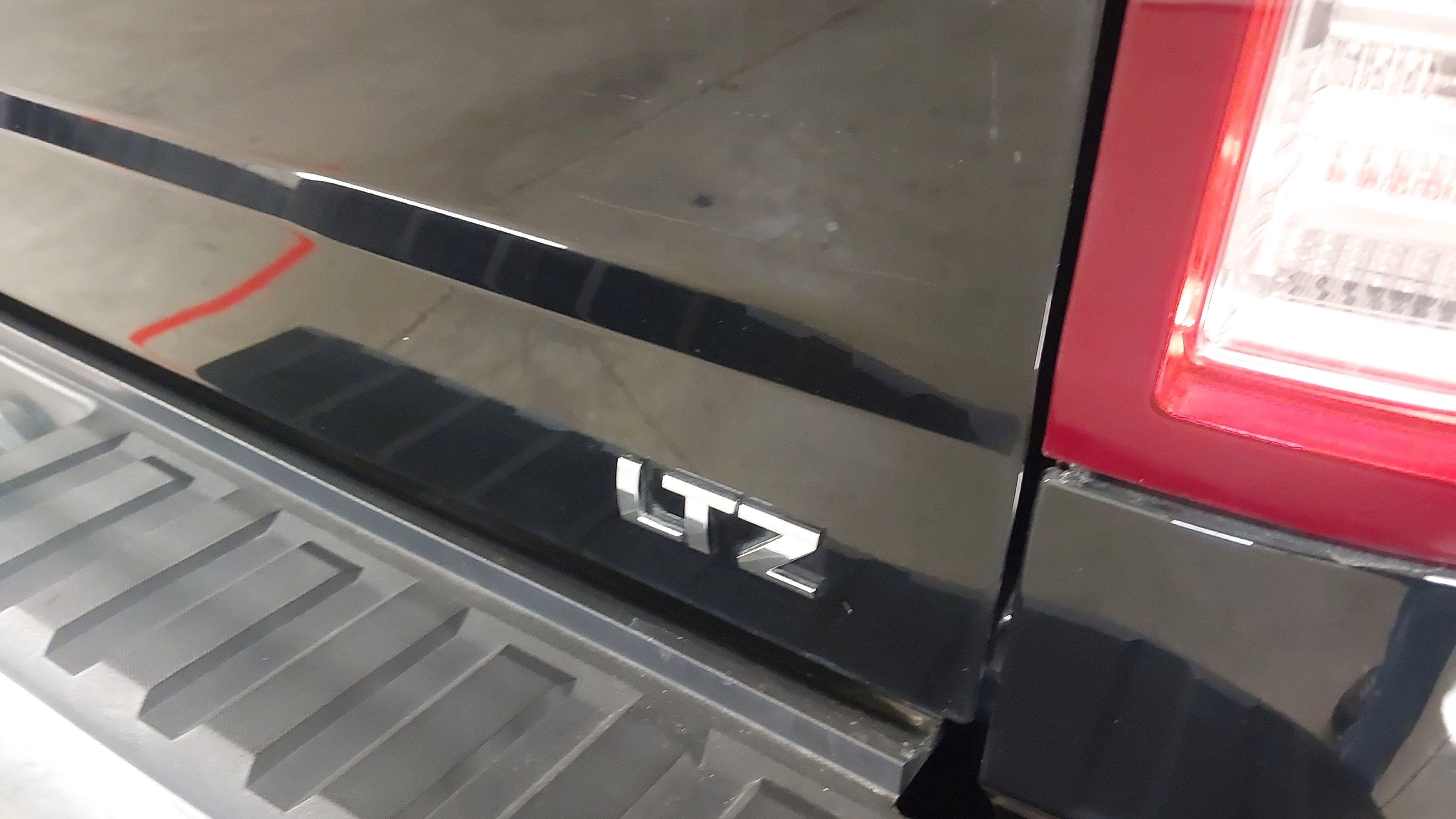 Used 2018 Chevrolet Silverado 1500 LTZ w/ Sport Package image 32