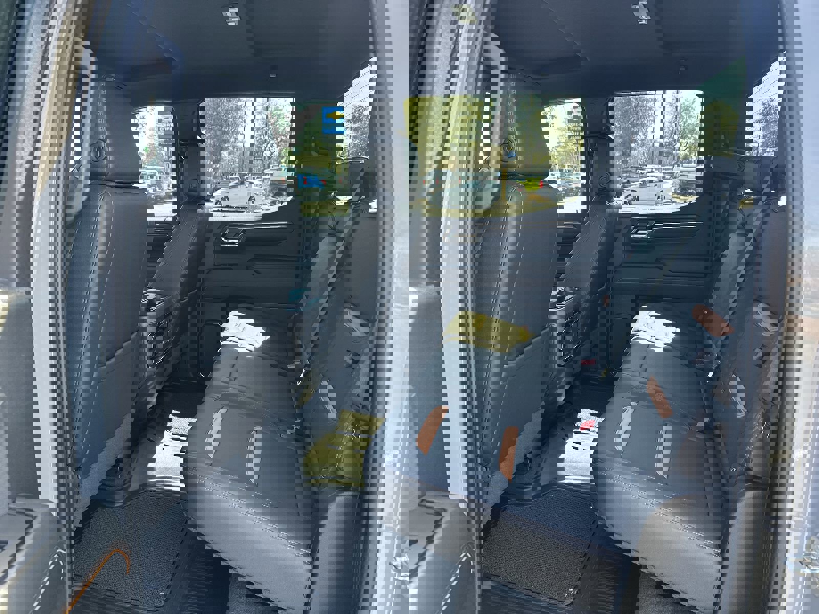 Used 2024 GMC Sierra 1500 AT4 w/ Technology Package image 31