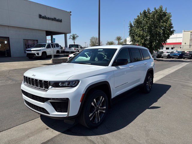 New 2027 Jeep Grand Cherokee L Limited w/ Trailer Tow Package