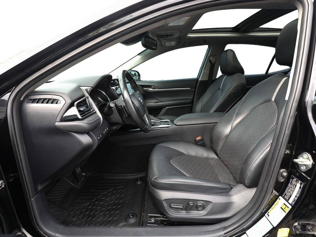 Used 2020 Toyota Camry XSE AWD/4WD image 12