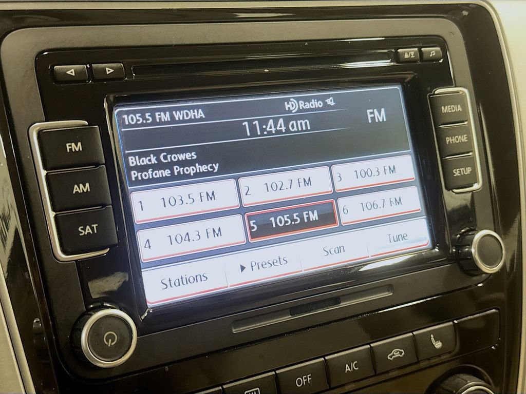 Used 2013 Volkswagen Passat 2.5 SE image 15