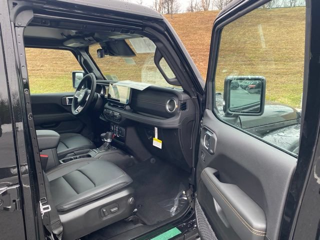 New 2026 Jeep Wrangler Unlimited Sahara AWD/4WD image 29
