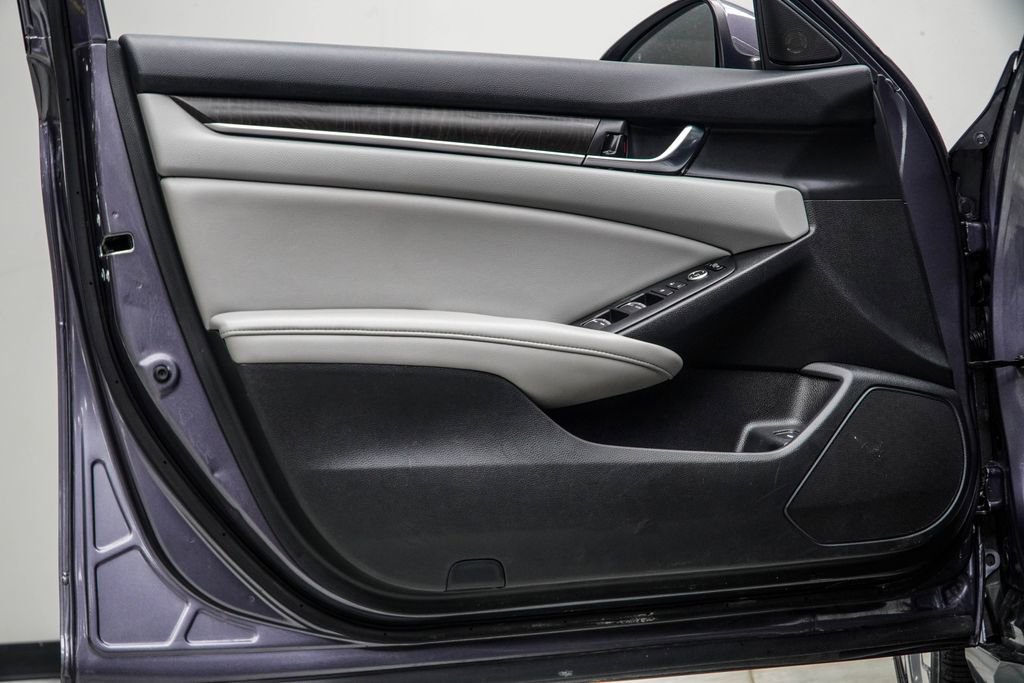 Used 2019 Honda Accord EX image 33