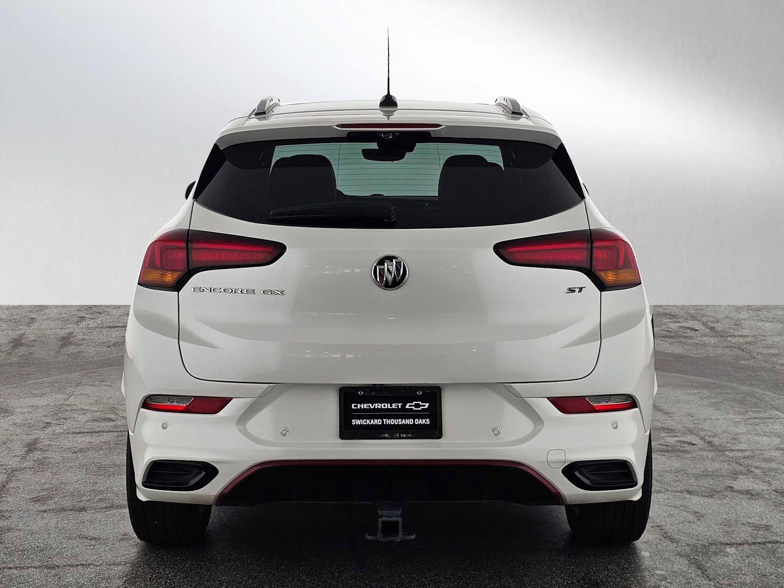 Used 2020 Buick Encore GX Essence w/ Experience Buick Package image 4