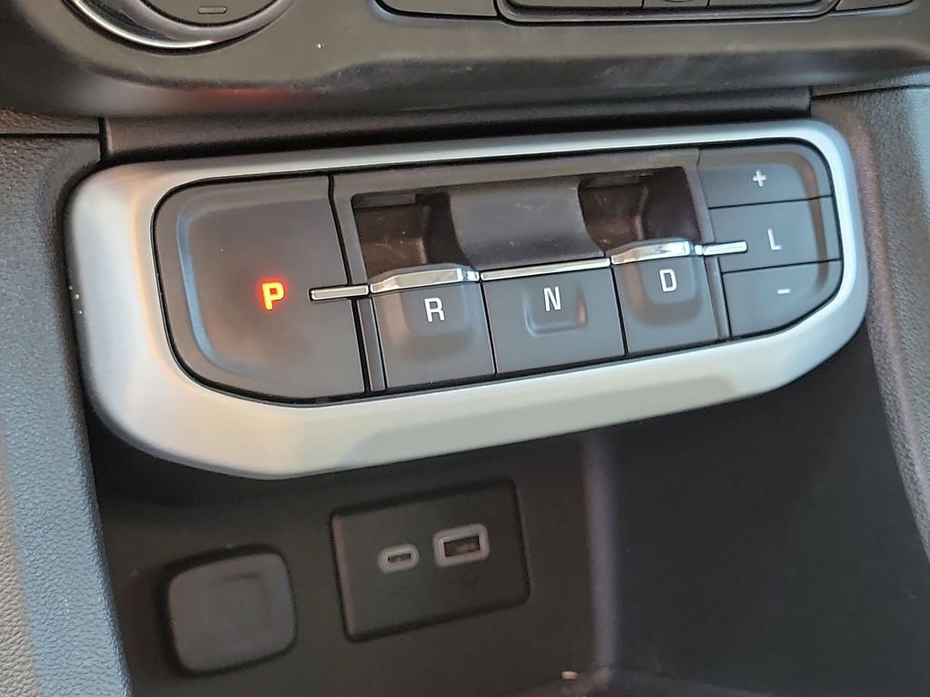 Used 2023 GMC Acadia SLE w/ Driver Convenience Package FWD image 15