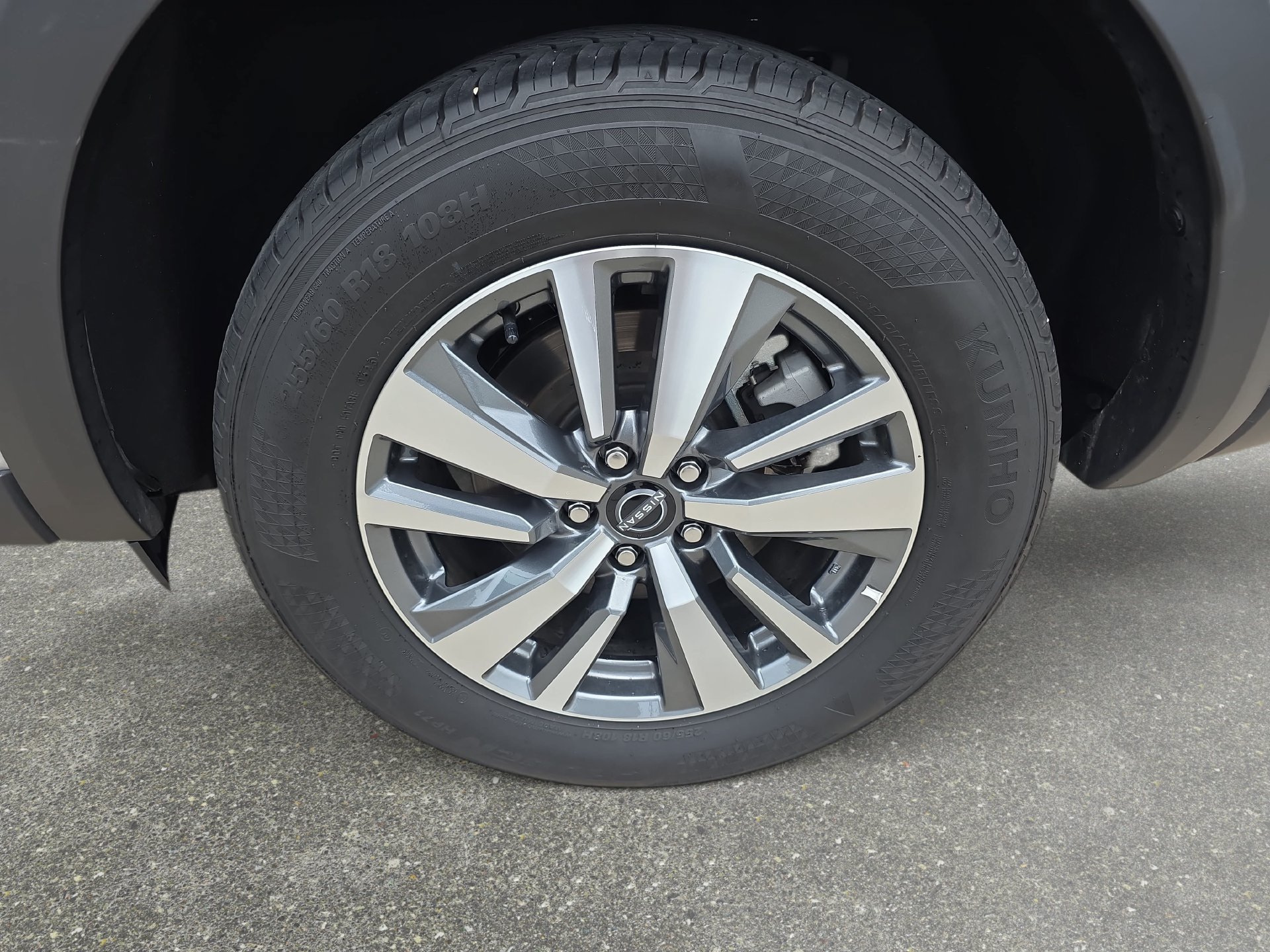 Used 2025 Nissan Pathfinder SL FWD image 31