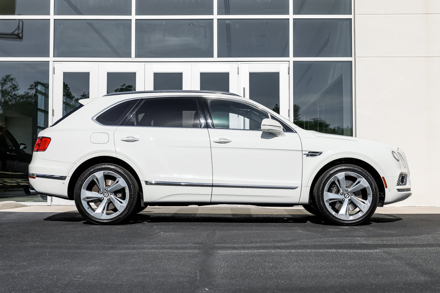 Used 2018 Bentley Bentayga AWD/4WD image 5