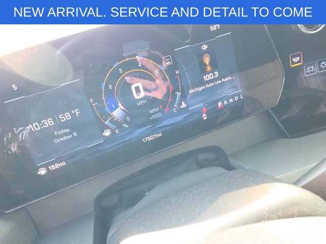 Used 2024 Chevrolet Traverse LT w/ Trailering Package FWD image 14