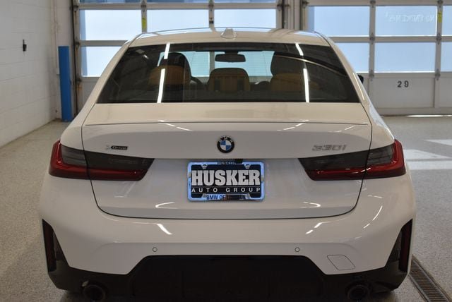New 2026 BMW 330i xDrive Sedan w/ M Sport Package AWD/4WD image 11