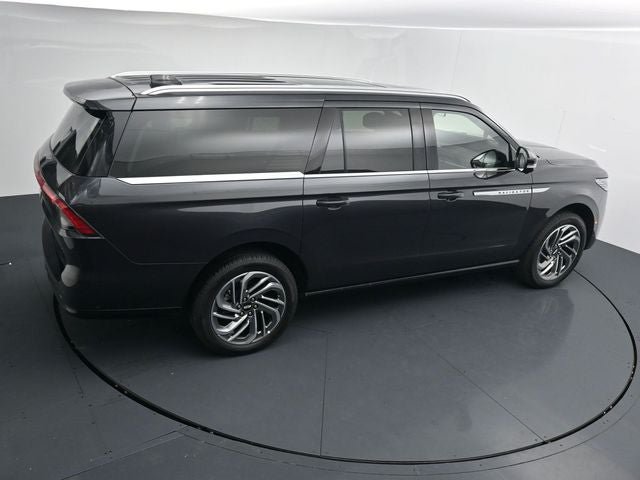 Used 2025 Lincoln Navigator L Reserve AWD/4WD image 31