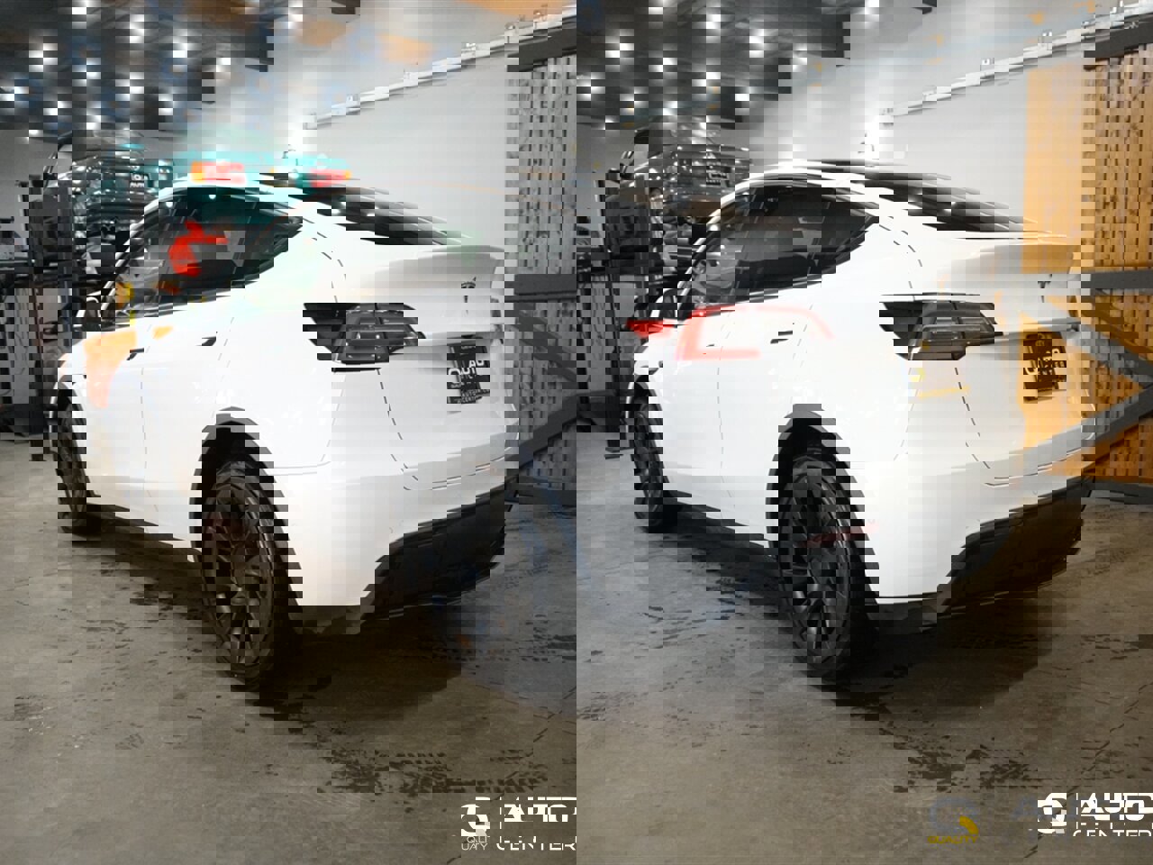 Used 2021 Tesla Model Y 2WD image 5