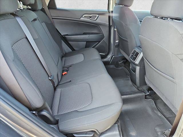 Used 2025 Kia Sportage LX image 20
