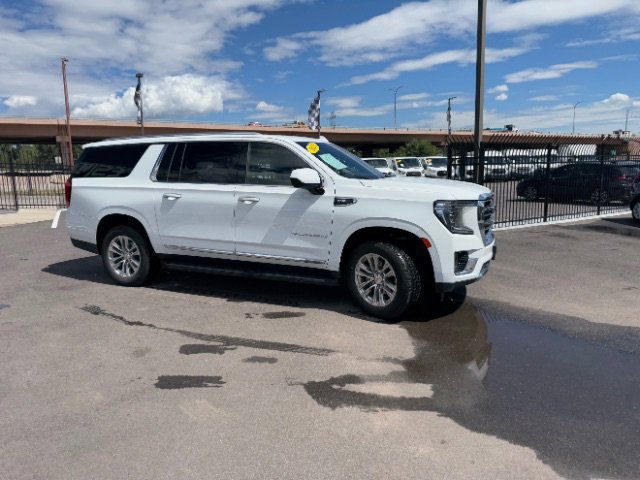 Used 2023 GMC Yukon XL SLT AWD/4WD image 49