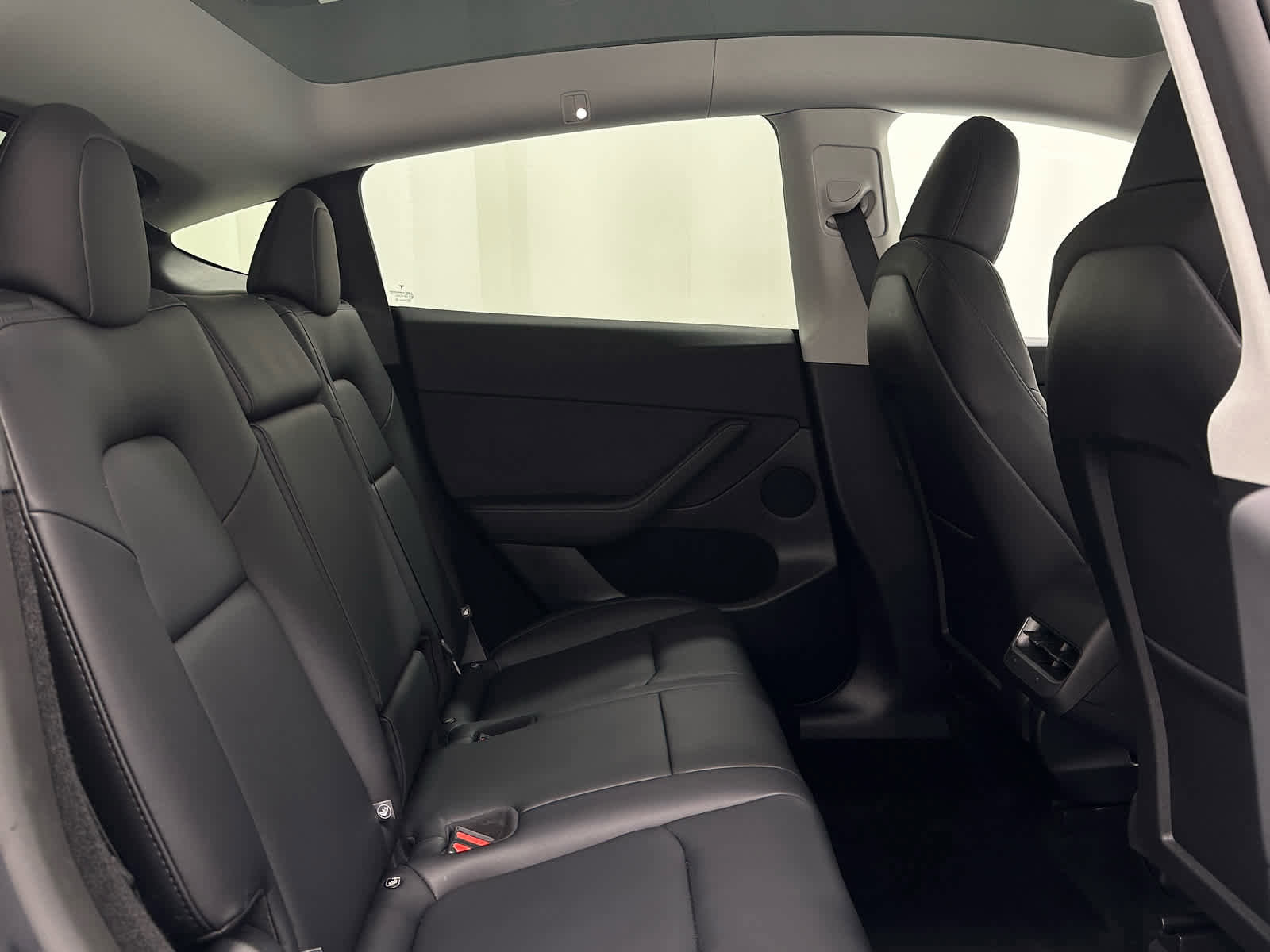Used 2025 Tesla Model Y Long Range image 21